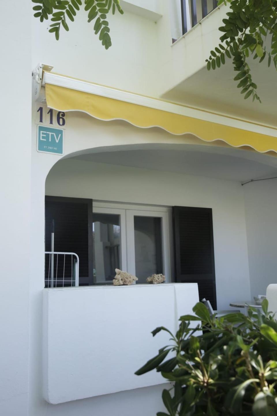 Apartamento Con Encanto En Residencial Con Piscina Cala En Porter  Exterior photo